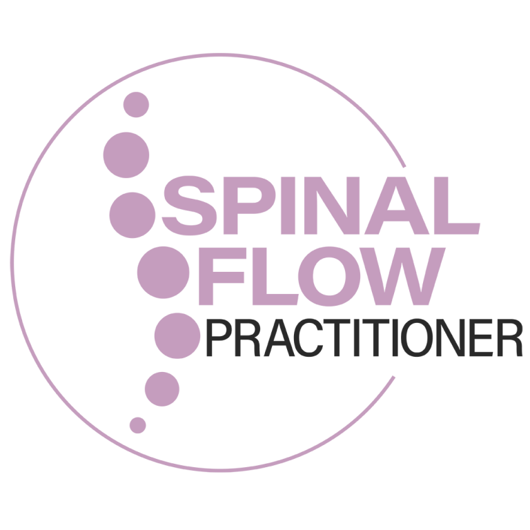 Spinal Flow Practitioner Logo Spinal Flow Practitioner Logo. Durch 7 Punkte angedeutete Wirbelsäule in lila Farbe und "Spinal Flow Practitioner" Schriftzug.